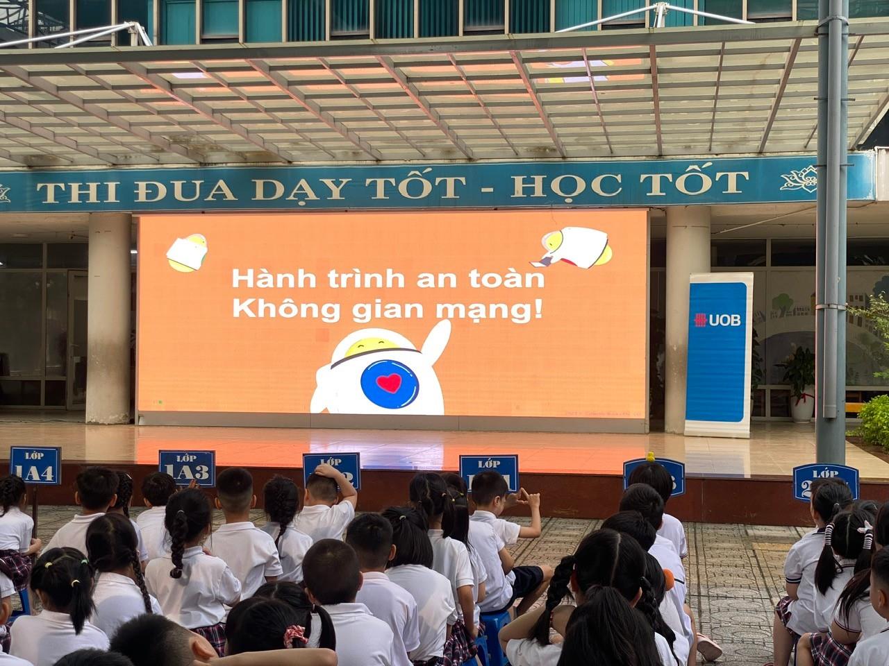 Lớp 2A5 hào hứng tham gia ngoại khóa chủ đề: "An toàn không gian mạng"