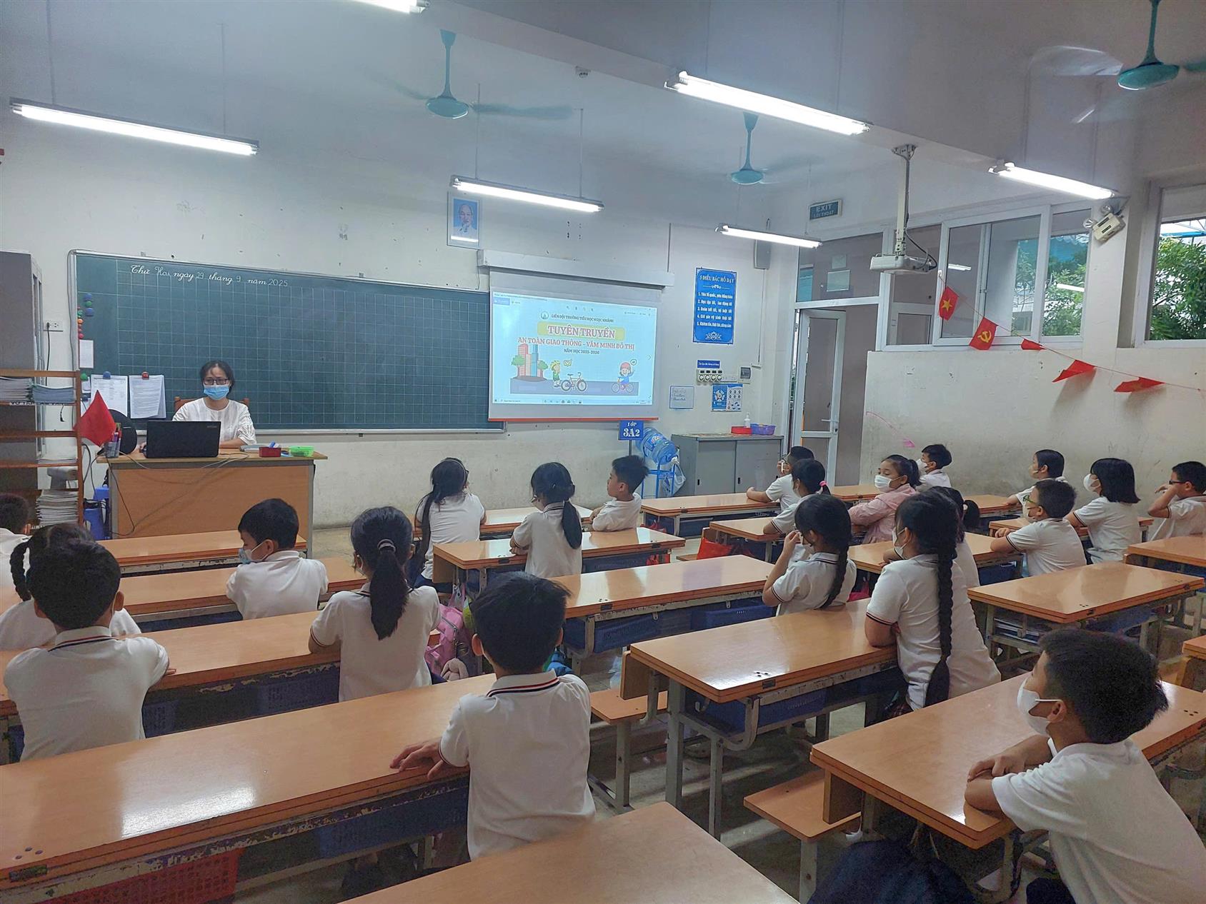 3A2 cùng trang bị kỹ năng an toàn: Phòng cháy chữa cháy