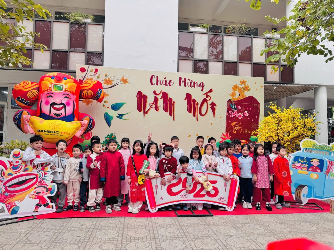 Lớp 1A2 hào hứng với lễ hội bánh chưng xanh