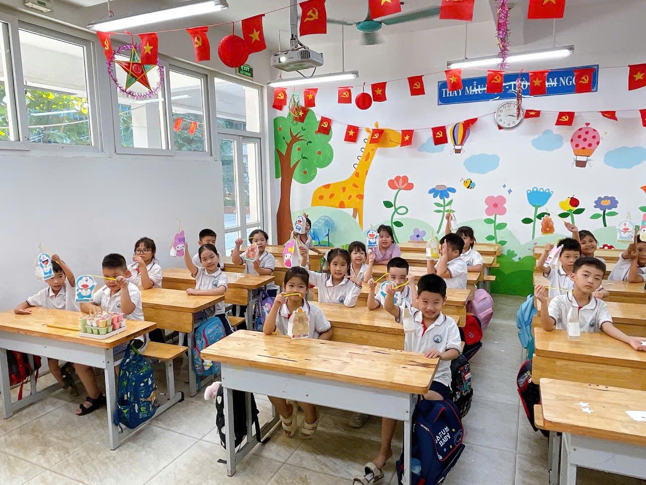 Lớp 2A2 tưng bừng đón Tết Trung thu với nhiều hoạt động ý nghĩa