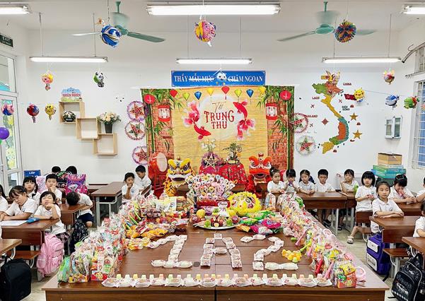 Ngày hội trung thu vui vẻ của các con lớp 1A2