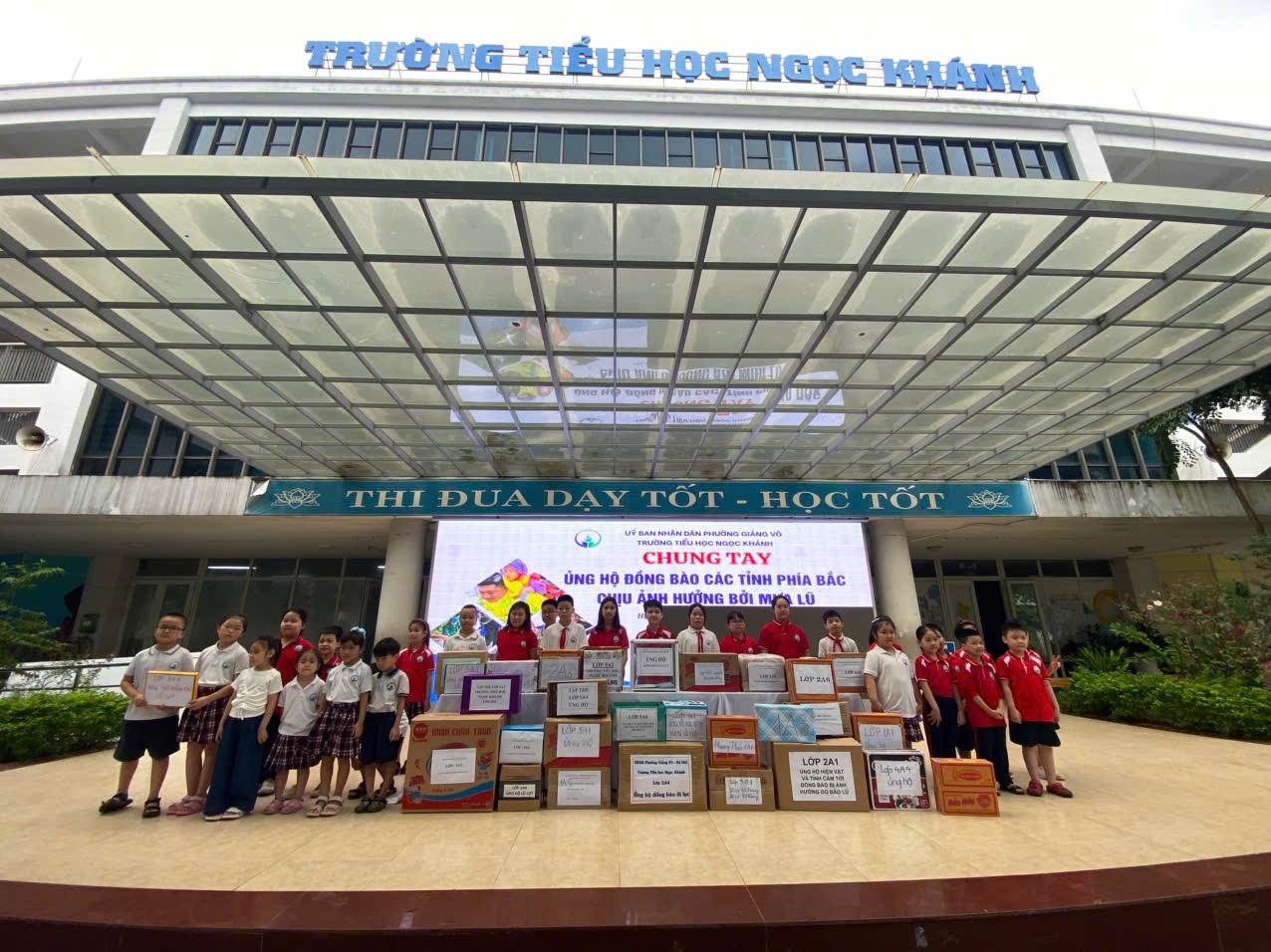 Lớp 2A1 với truyền thống tương trợ “Lá lành đùm lá rách”