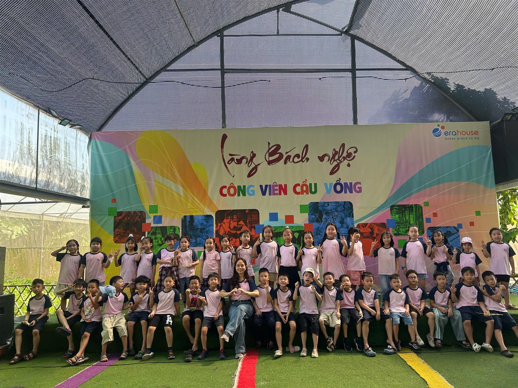 LỚP 2A5 VỚI TRẢI NGHIỆM MỘT NGÀY: LÀM NÔNG DÂN VÀ NGHỆ NHÂN TÍ HON