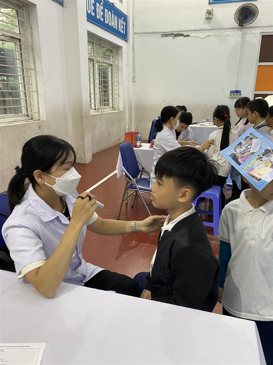 Học sinh lớp 3A3 tham gia khám sức khỏe năm học 2025- 2026
