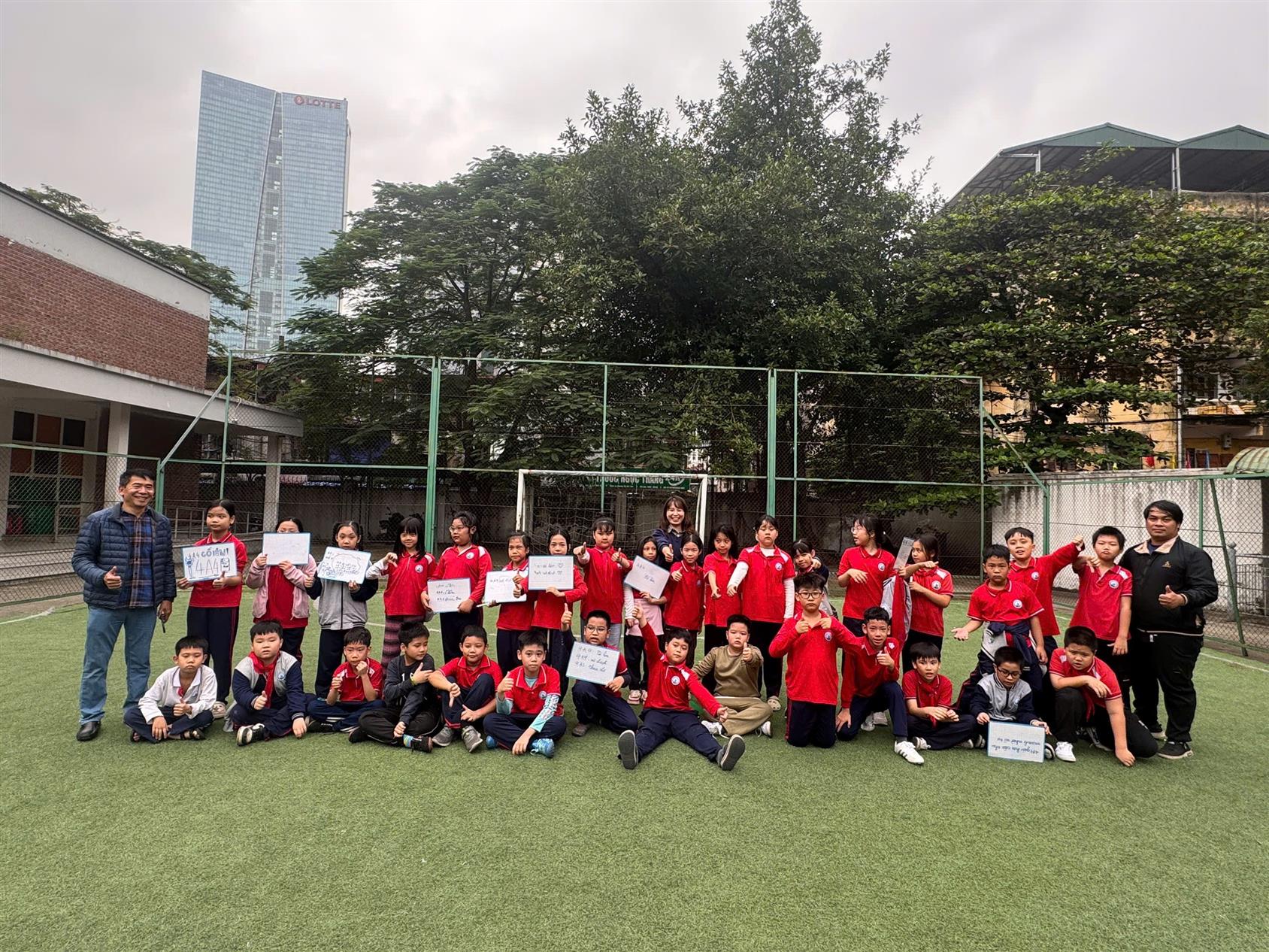 Đội bóng đá số một trong lòng các bạn lớp 4A4