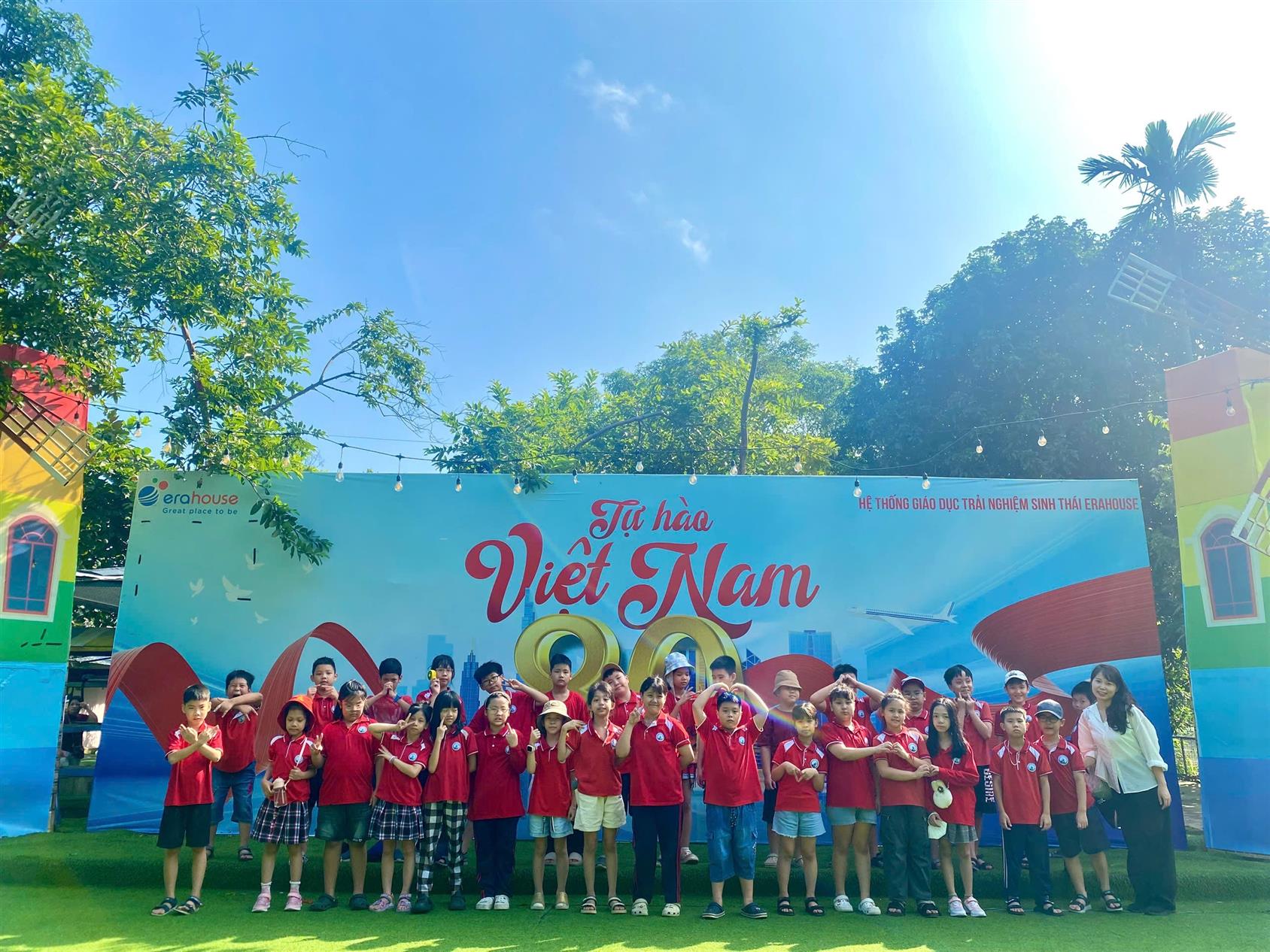 Chuyến trải nghiệm vô cùng hào hứng và ý nghĩa của học sinh lớp 4A4