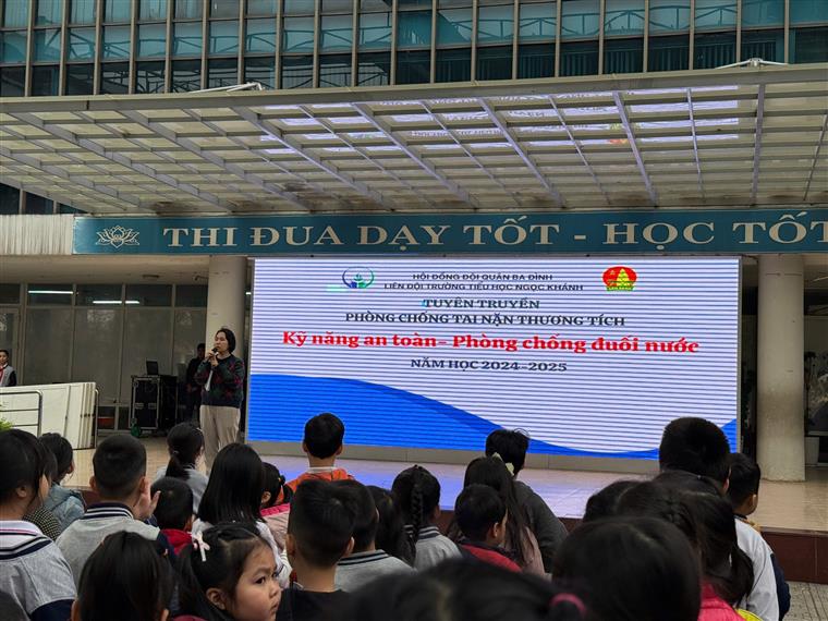 Sinh hoạt dưới cờ:  Phòng chống tai nạn thương tích