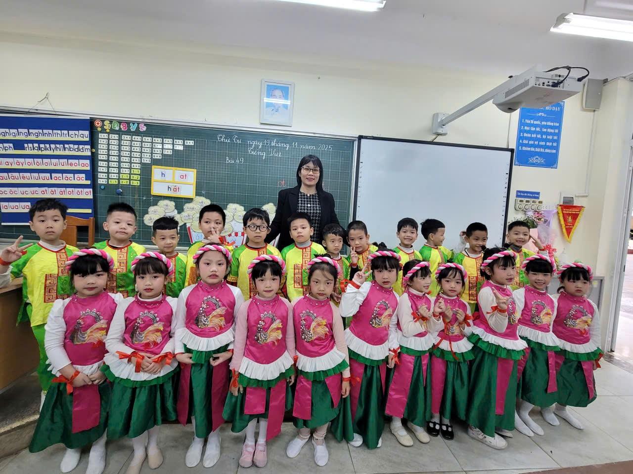 Lớp 1A3 chào mừng Ngày Nhà giáo Việt Nam 20-11