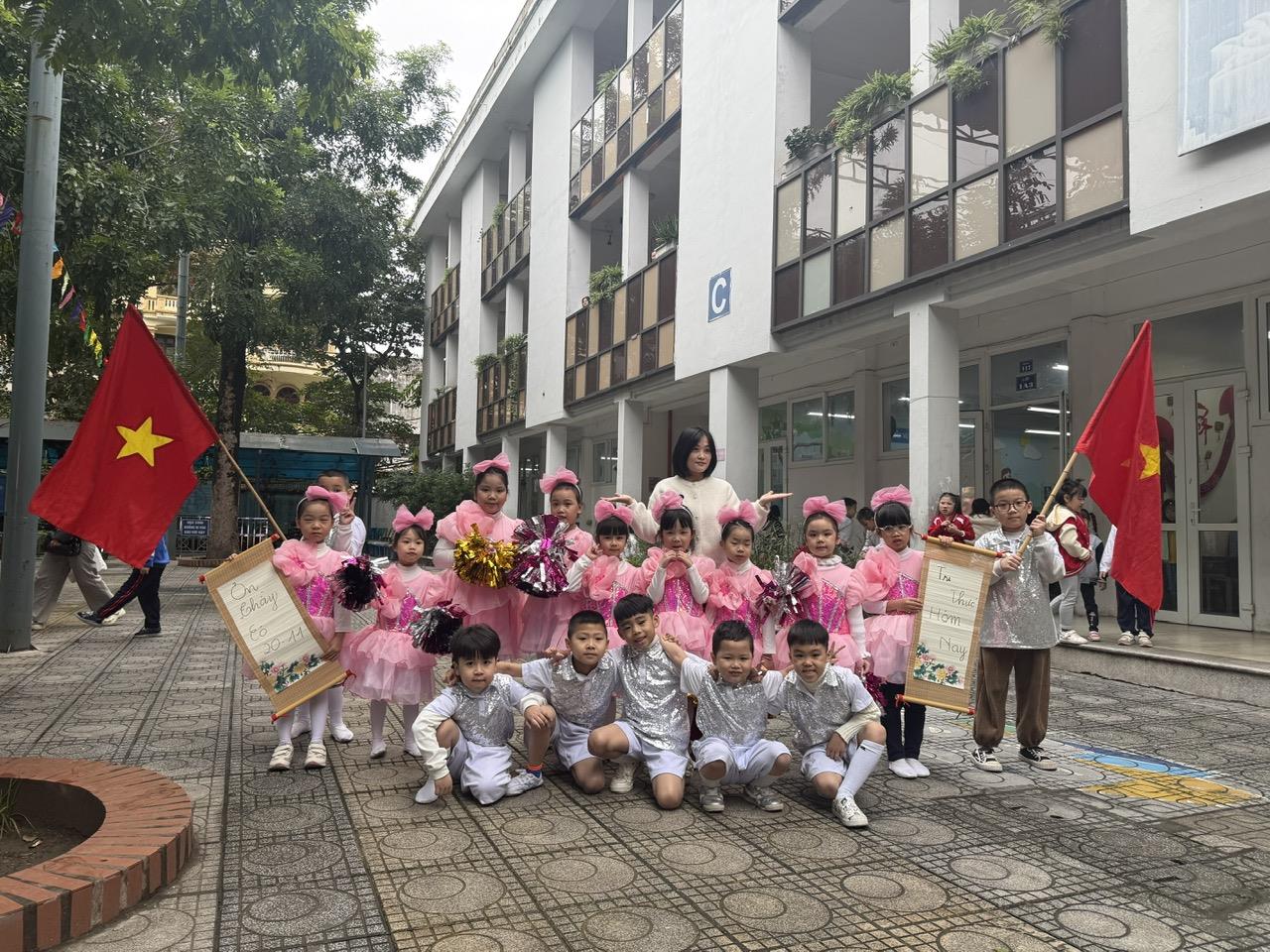 Ngày Hội 20/11: 1A4 Ghi Dấu Bằng Tài Năng Và Sức Mạnh Tập Thể.