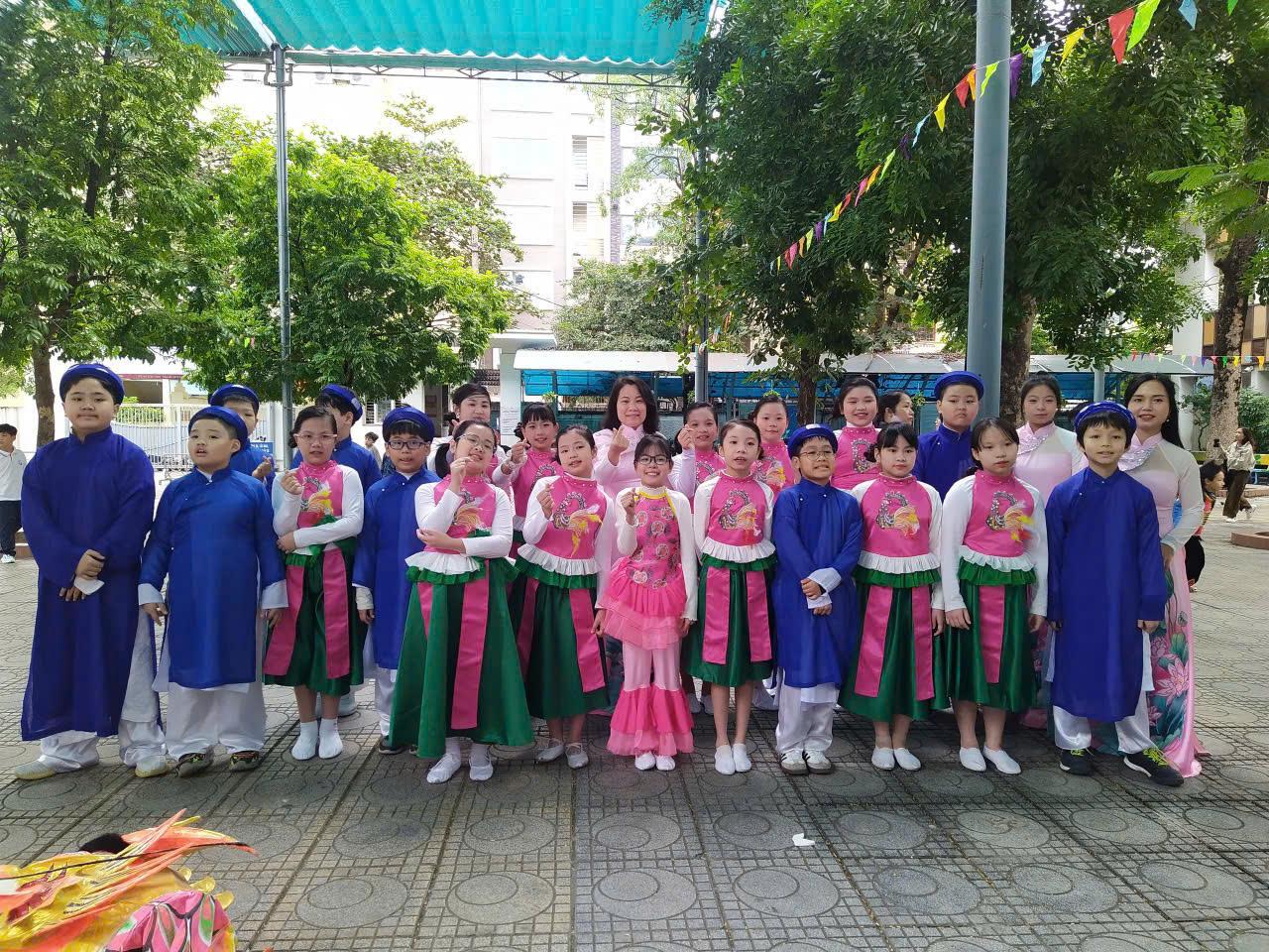 5A1- Nhất khối hội thi "Tìm kiếm tài năng âm nhạc Ngọc Khánh"