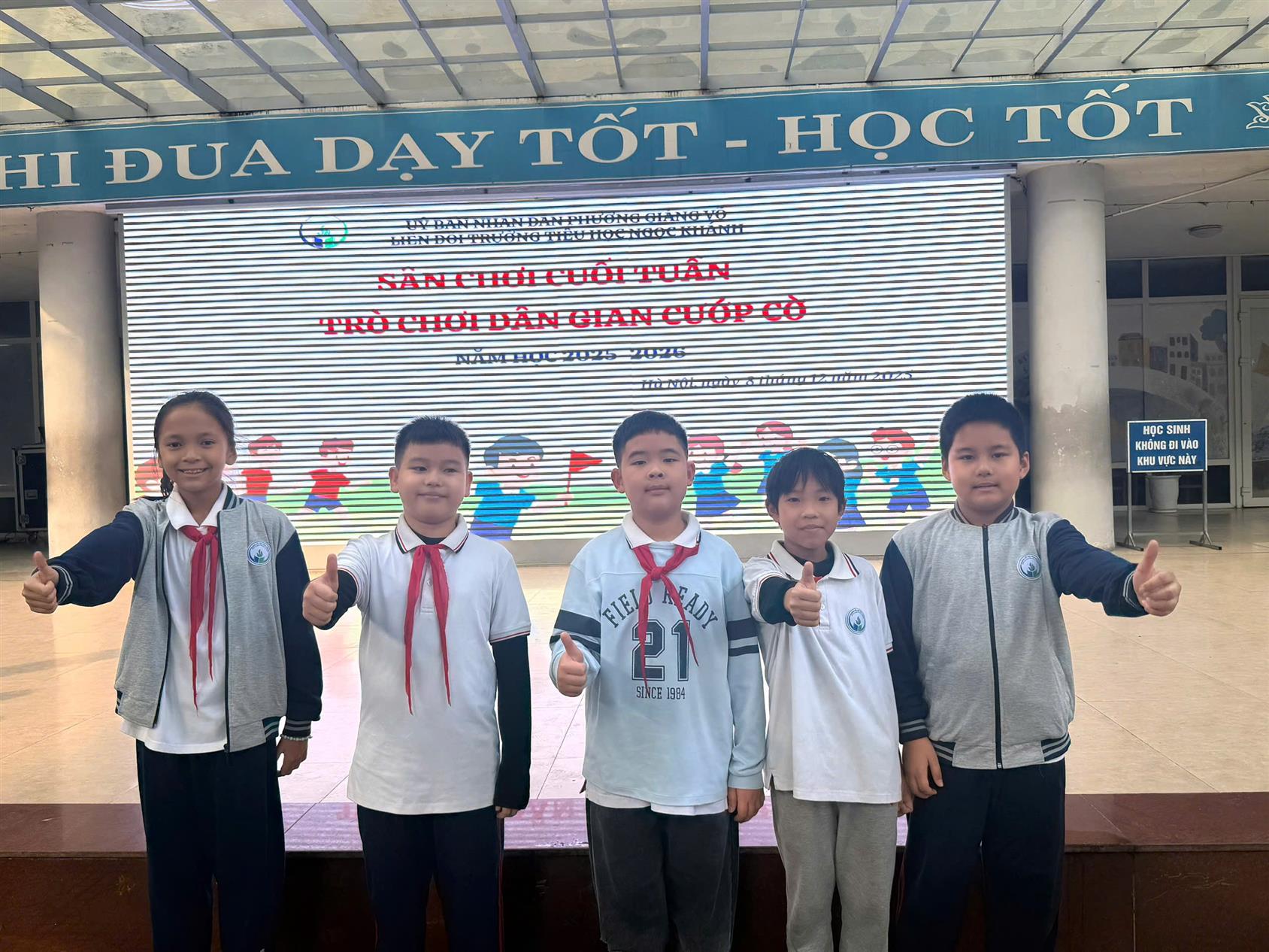 Lớp 4A3: Hào hứng tham gia Trải nghiệm sáng tạo với trò chơi dân gian “Cướp cờ”