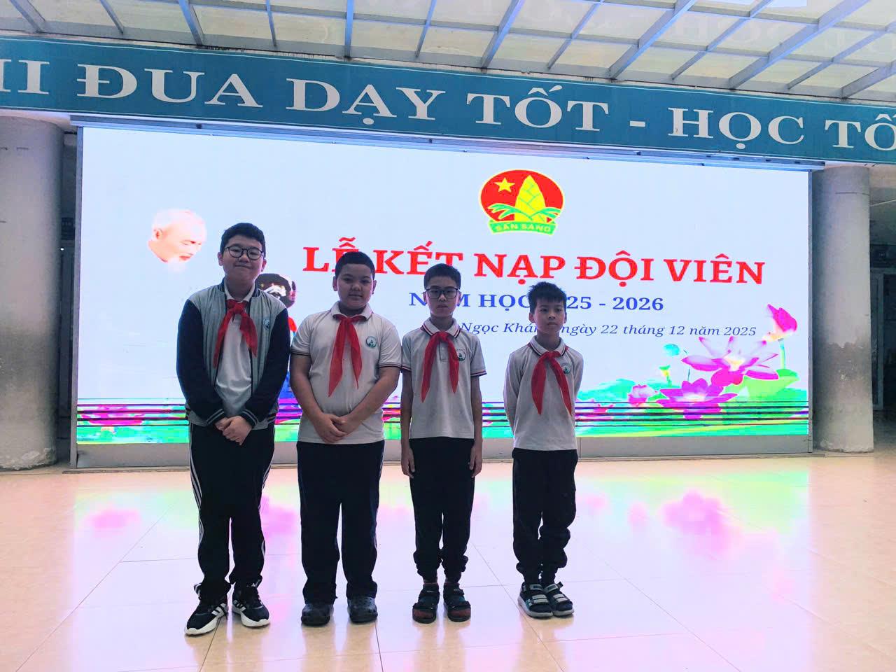 Lớp 5A7 - Lễ kết nạp Đội viên mới