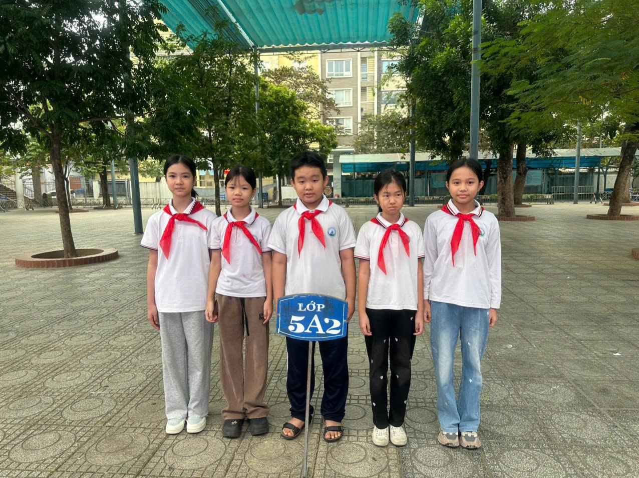 Lớp 5A2 tham dự Lễ kết nạp Đội – Buổi lễ đánh dấu “sự trưởng thành”