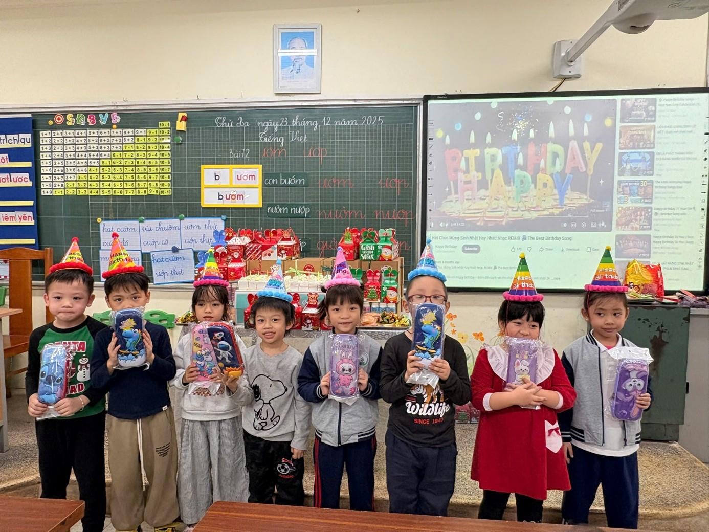 Tận hưởng niềm vui nhân đôi: Tổ chức sinh nhật và Giáng sinh cùng nhau.