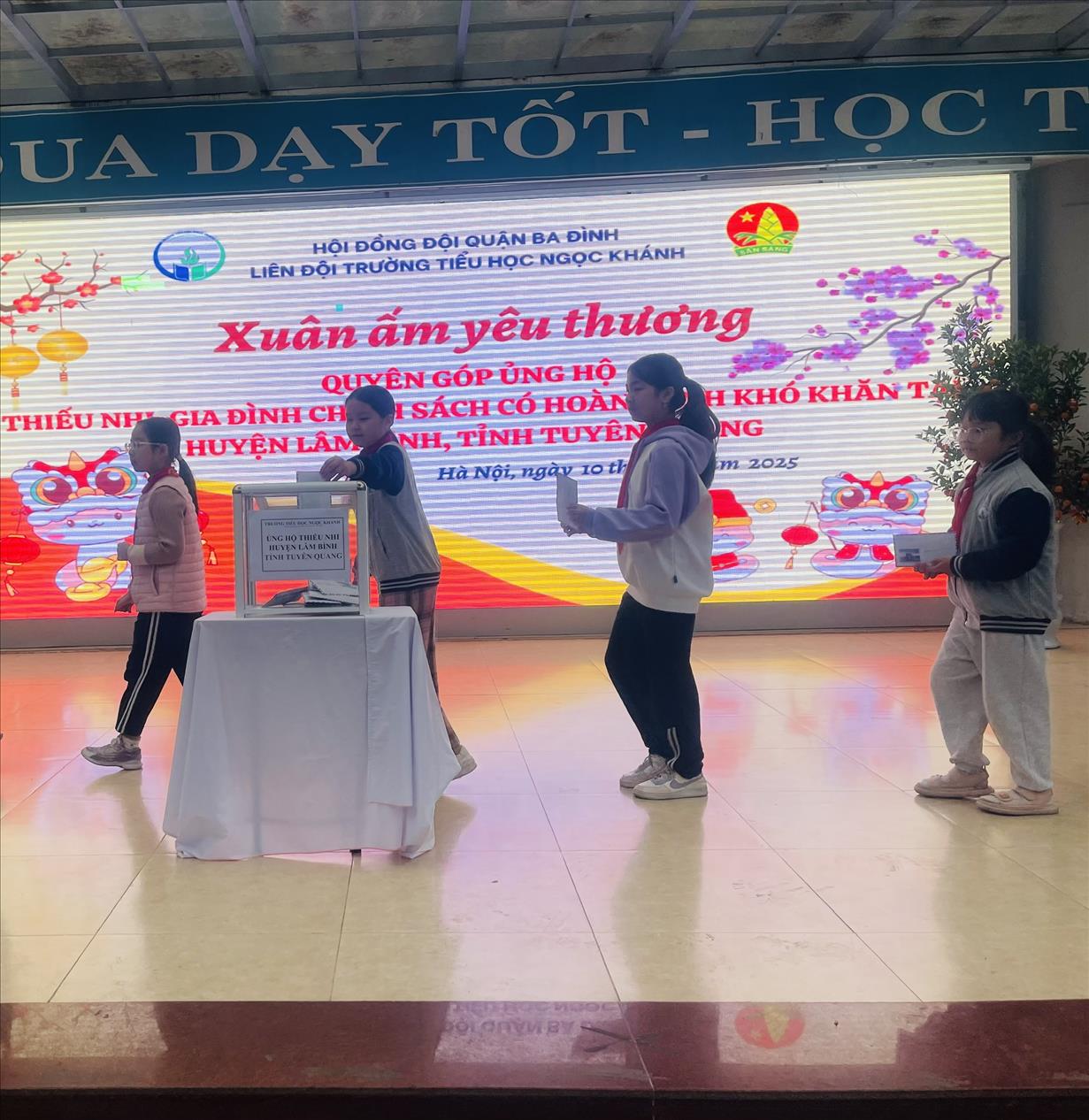 4A6 lan toả ấm áp qua hoạt động nhân đạo "Xuân ấm yêu thương"