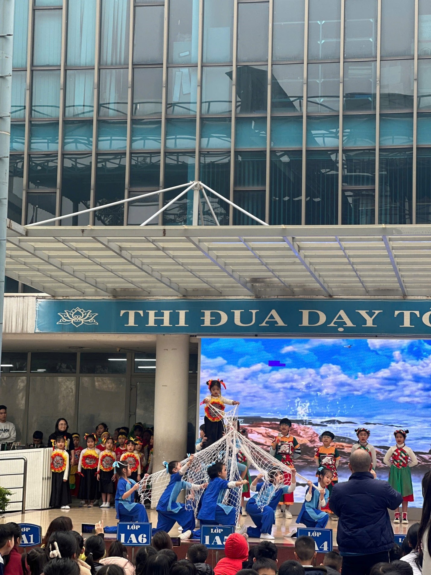 Lớp 1A2 sôi nổi với Hội thi “Thiếu nhi Ngọc Khánh – sáng tạo, tài năng”