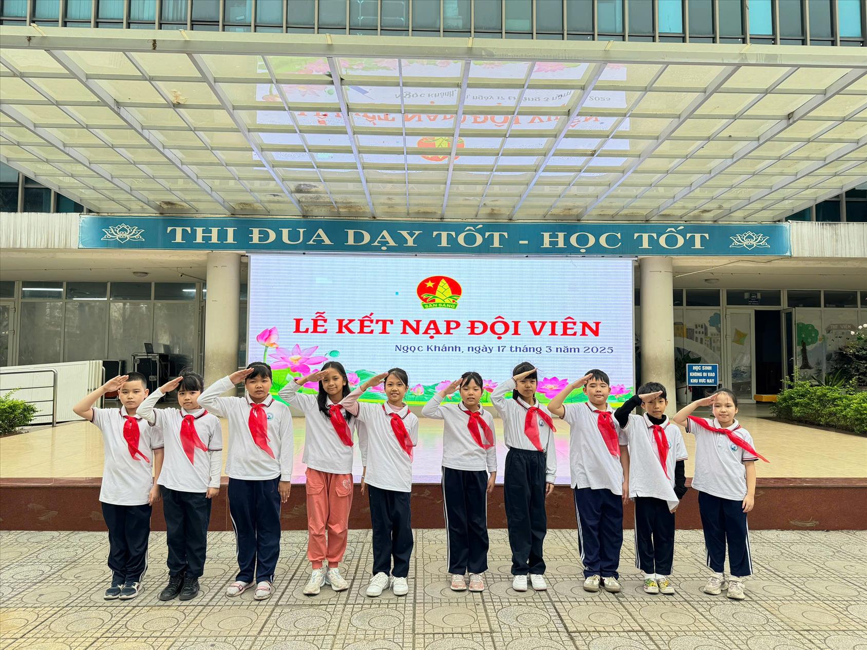 3A3: Lễ kết nạp Đội viên mới