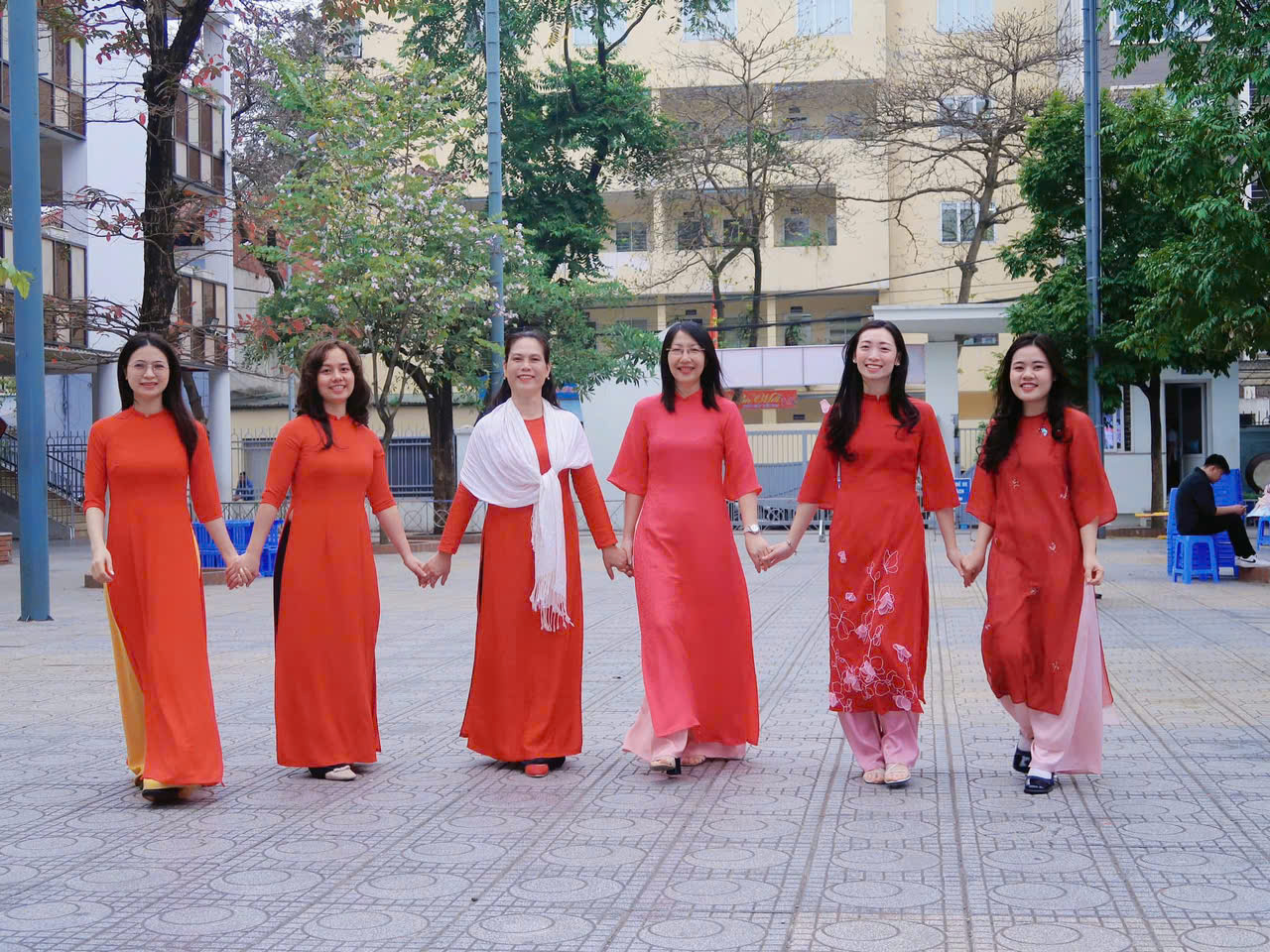 Trường TH Ngọc Khánh tích cực hưởng ứng "Tuần lễ áo dài"