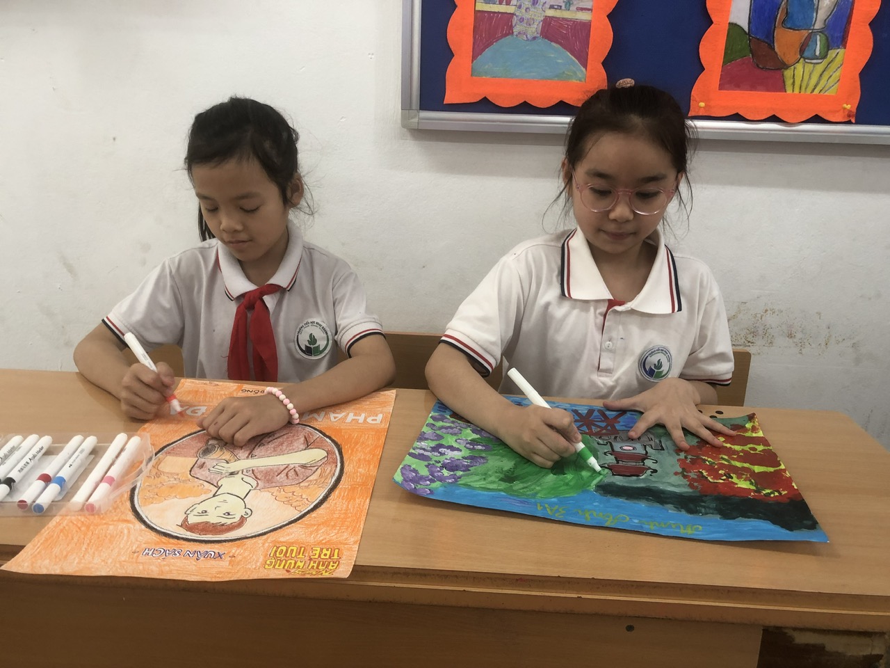 3A1: Tích cực tham gia vẽ tranh chào mừng Ngày hội sách