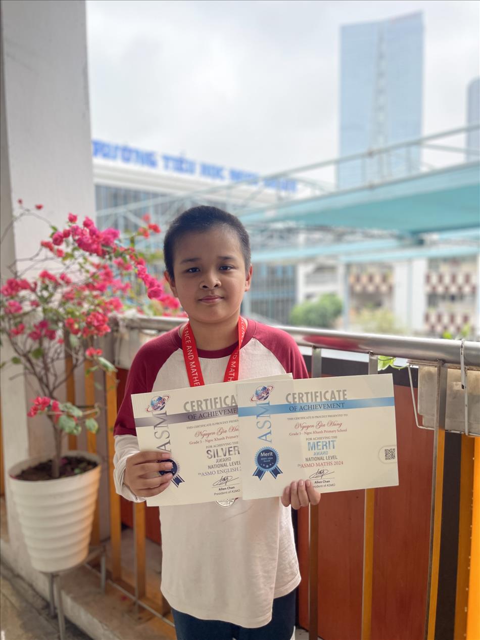 Lớp 5A3 tự hào về những học sinh đạt giải cao trong kì thi ASMO