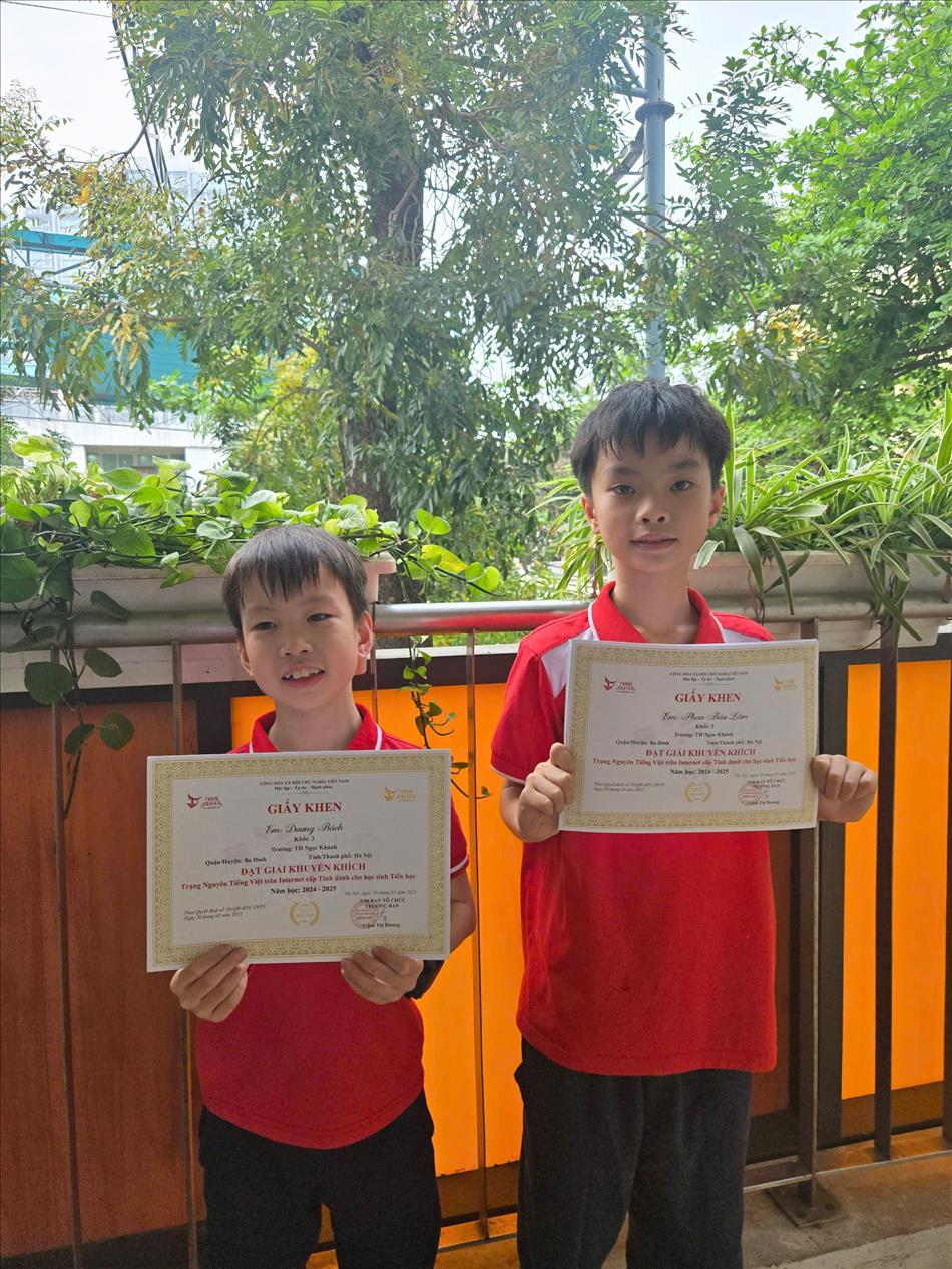 Lớp 3A2 tự hào về những Trạng Nguyên Tiếng Việt nhỏ tuổi cấp TP, cấp Quận