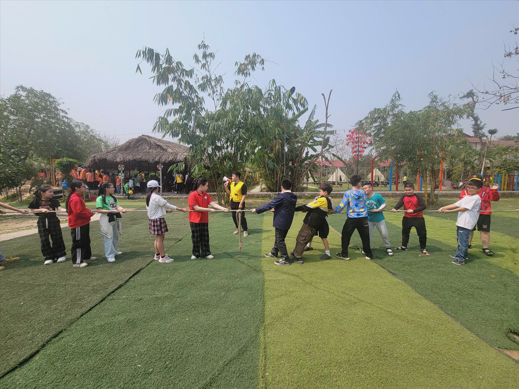 Học sinh lớp 5A7 hào hứng tham gia Hoạt động trải nghiệm, khám phá khu du lịch sinh thái Thu Thuỷ Ecolodge ở Từ Sơn, Bắc Ninh