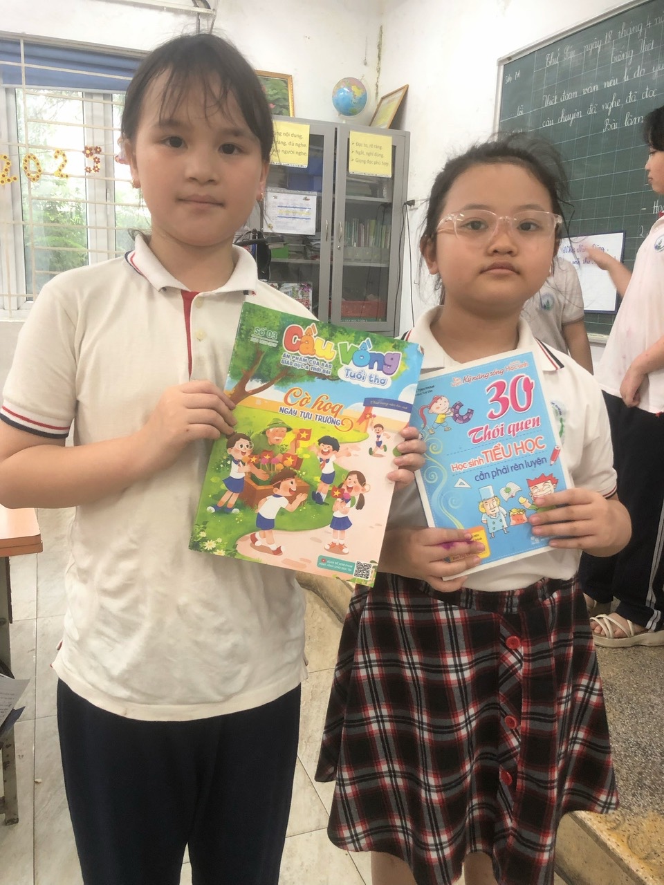 Hoạt động quyên góp, ủng hộ sách thư viện của học sinh lớp 3A1