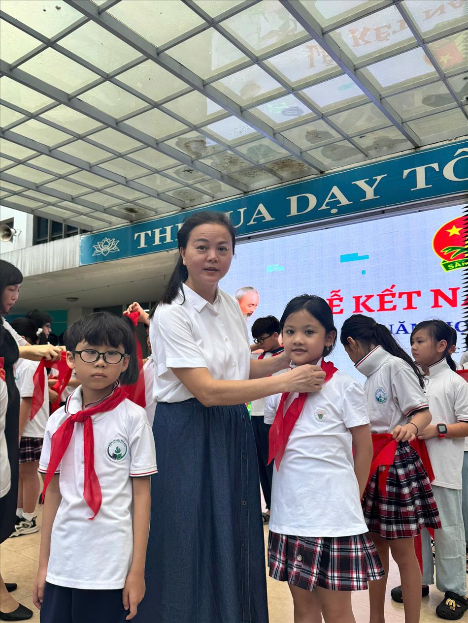 Lớp 3A3 kết nạp Đội viên mới