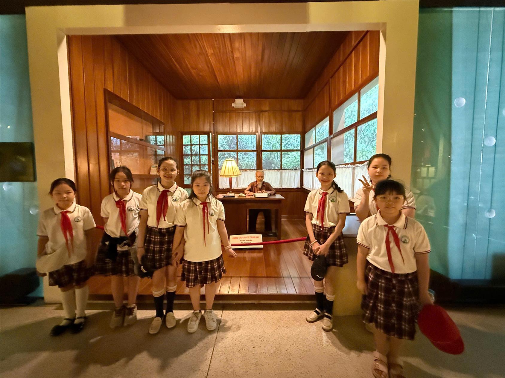 Tham quan địa chỉ đỏ chào mừng 94 năm thành lập Đoàn 26.3