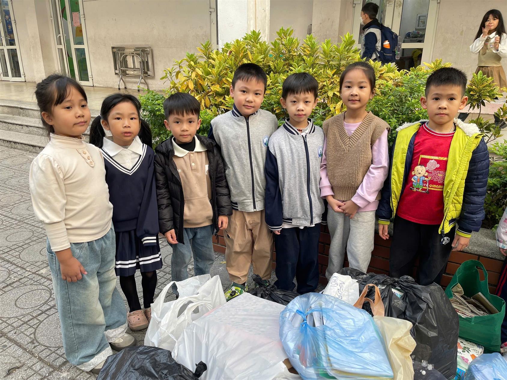 Lớp 1A2 với phong trào kế hoạch nhỏ.