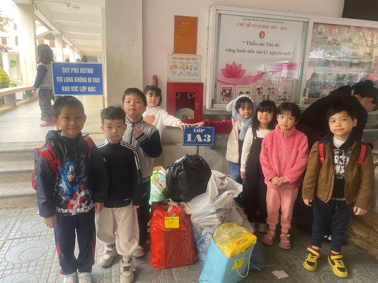 Tập thể lớp 1A3 với phong trào “ Kế hoạch nhỏ”.