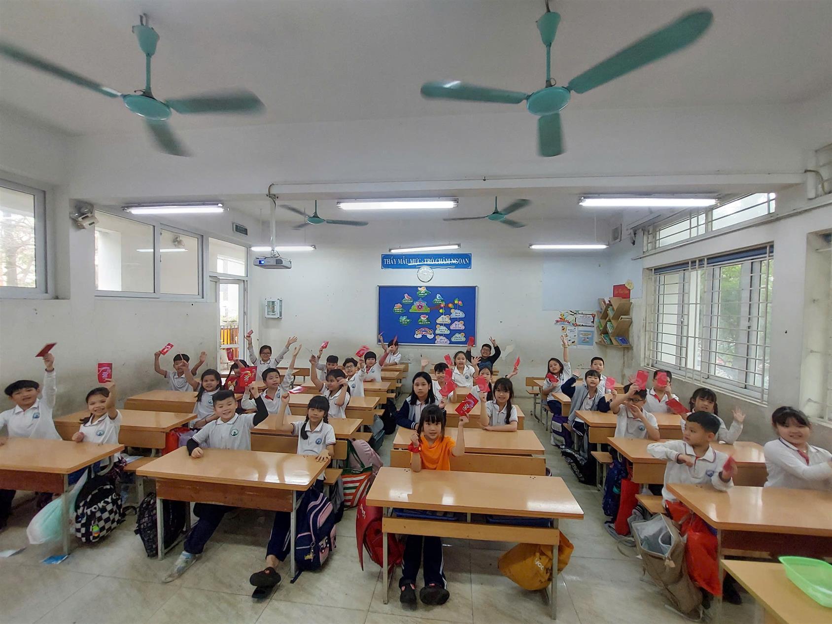 Lớp 3A2 vui trở lại trường sau kì nghỉ Tết xuân Bính Ngọ 2026