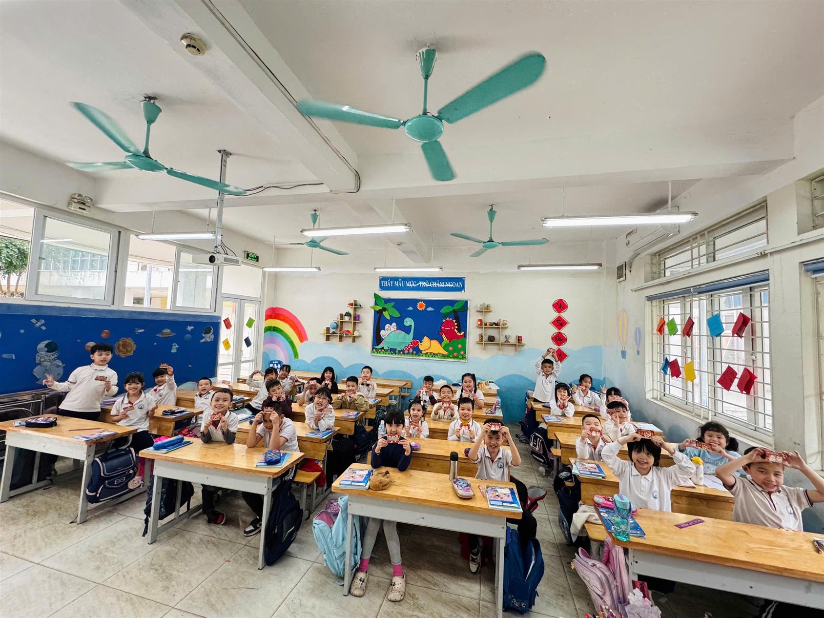 2A4 RỘN RÀNG KHAI XUÂN – GỬI GẮM YÊU THƯƠNG ĐẦU NĂM MỚI BÍNH NGỌ!