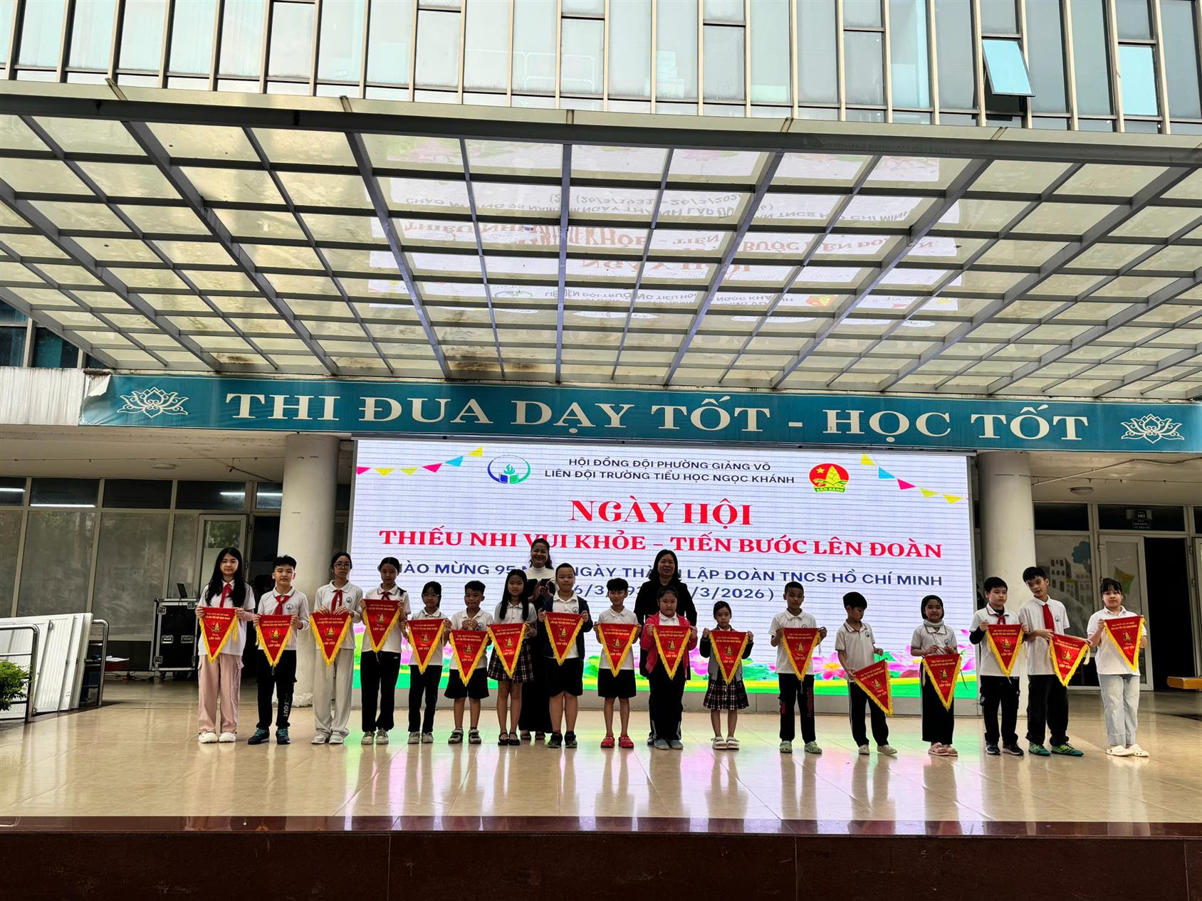 Chúc mừng các con lớp 3A1 đã có một tuần học tập và rèn luyện tốt!