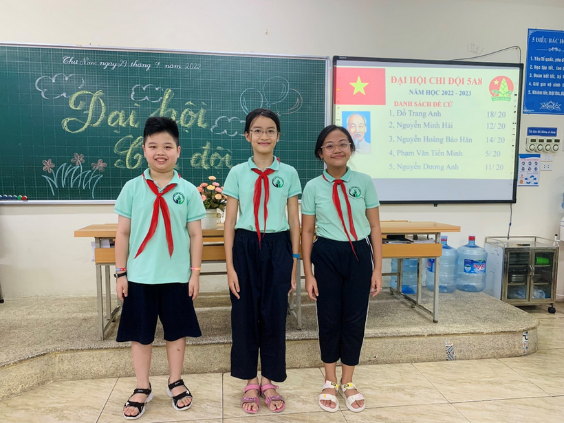 Ảnh có chứa văn bản, người, các môn điền kinh, thể thao
Mô tả được tạo tự động