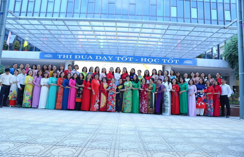 D:\Ổ E\Ảnh 20 -11 ( 2A5)\z3893773046400_1be3f3637ad7be6b1c7a17a9e0494909.jpg