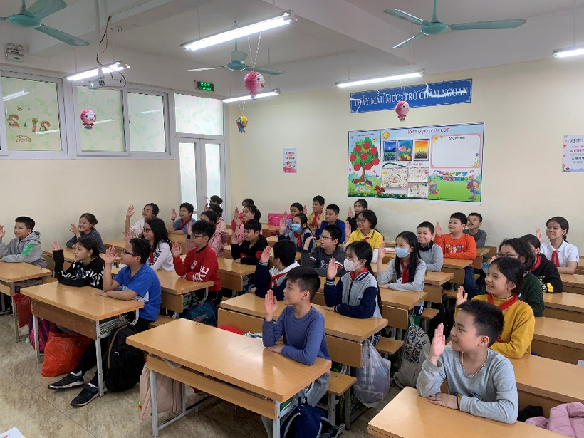 A picture containing text, indoor, person, wall

Description automatically generated