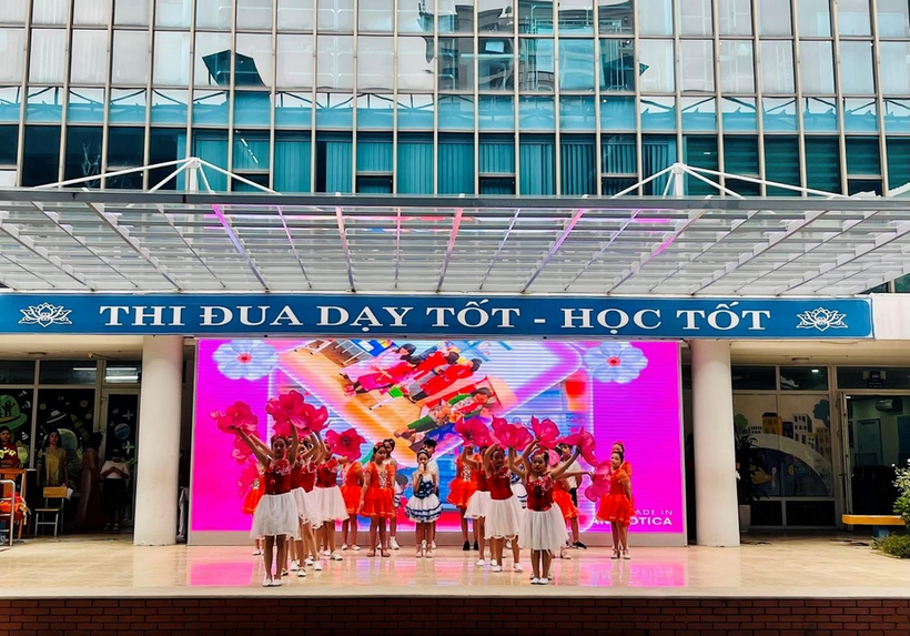 A picture containing text, outdoor  Description automatically generated