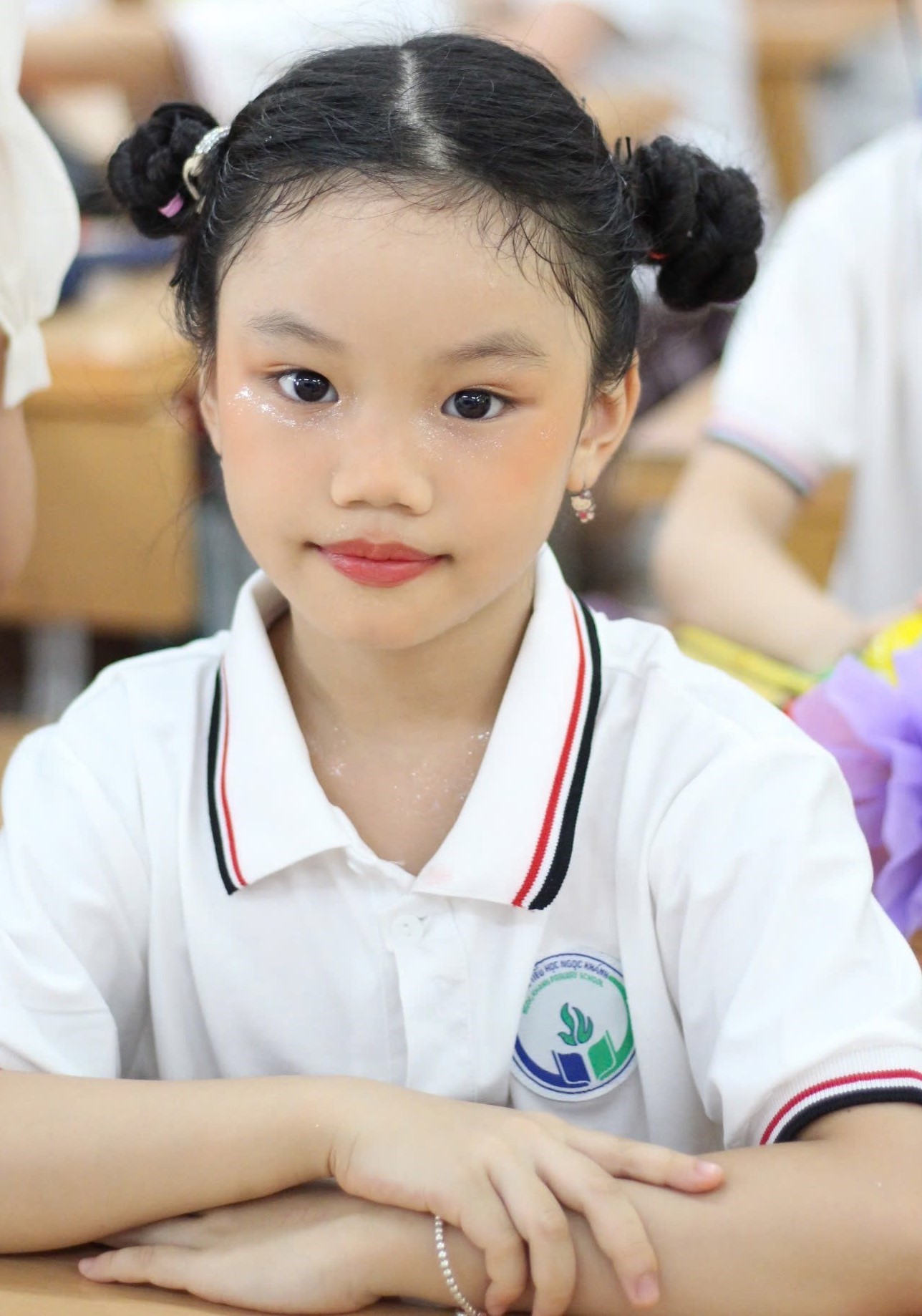 C:\Users\DELL\Desktop\anh tn quận\hiền.jpg