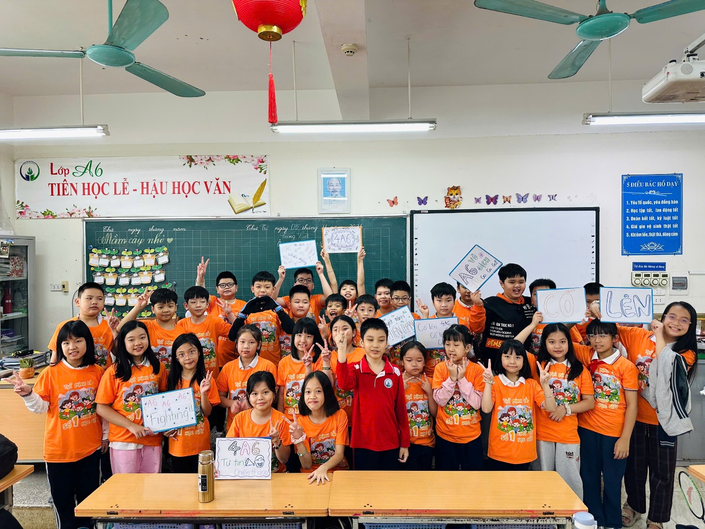 A group of children in a classroom

AI-generated content may be incorrect.