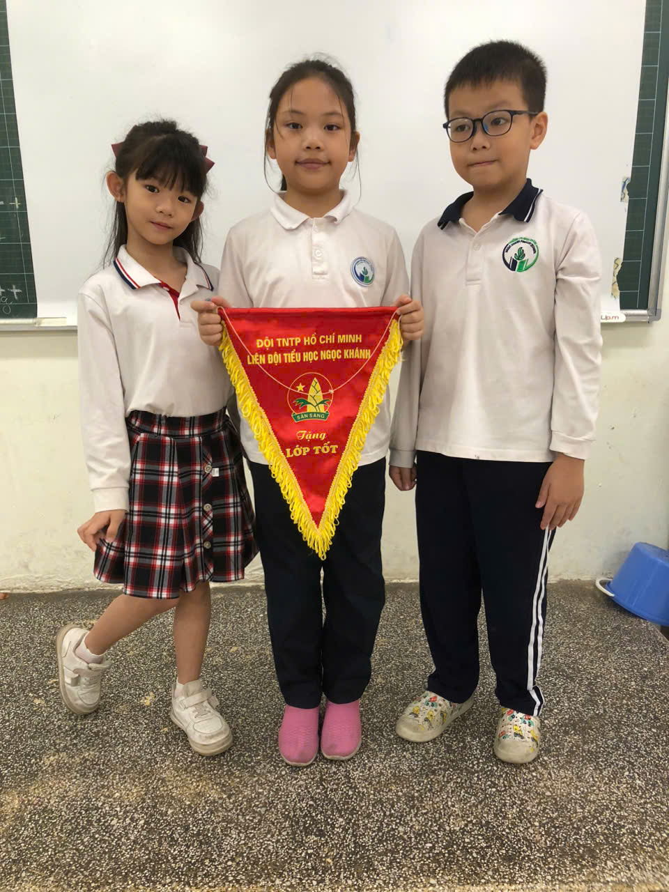 C:\Users\ASUS\Desktop\UP BÀI CHO KHỐI\z7232984466288_a307f8d459a82b37d8419e09717e48fa.jpg