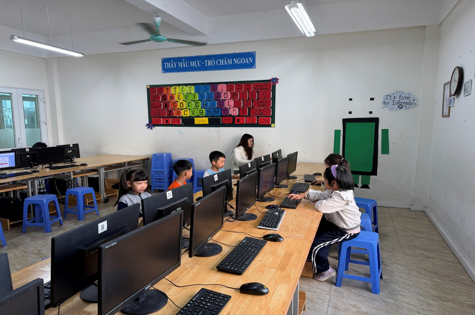 C:\Users\Administrator\Desktop\Bài viết\z7319439647203_20032311ce5759fe321ec78566fe2aa2.jpg