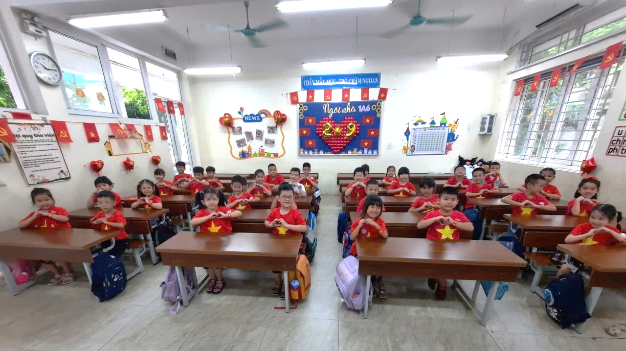 A group of children in a classroom

AI-generated content may be incorrect.