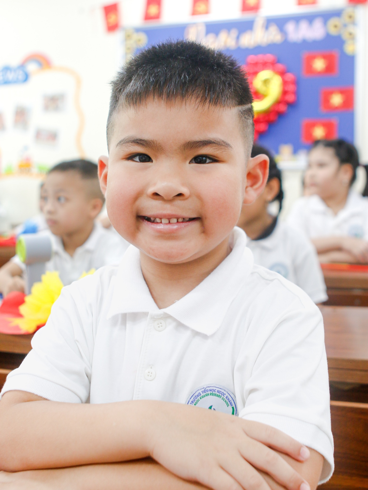 A child in a classroom

AI-generated content may be incorrect.