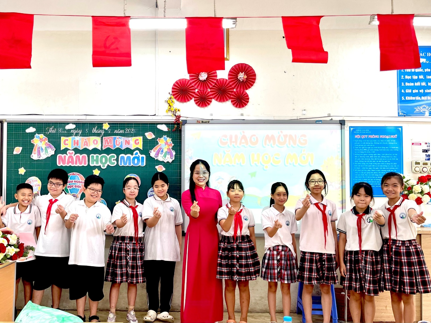 E:\ẢNH 5A6\1. KHAI GIẢNG\z6981223737476_e660bc9e263595689463bd7d4be9d235.jpg