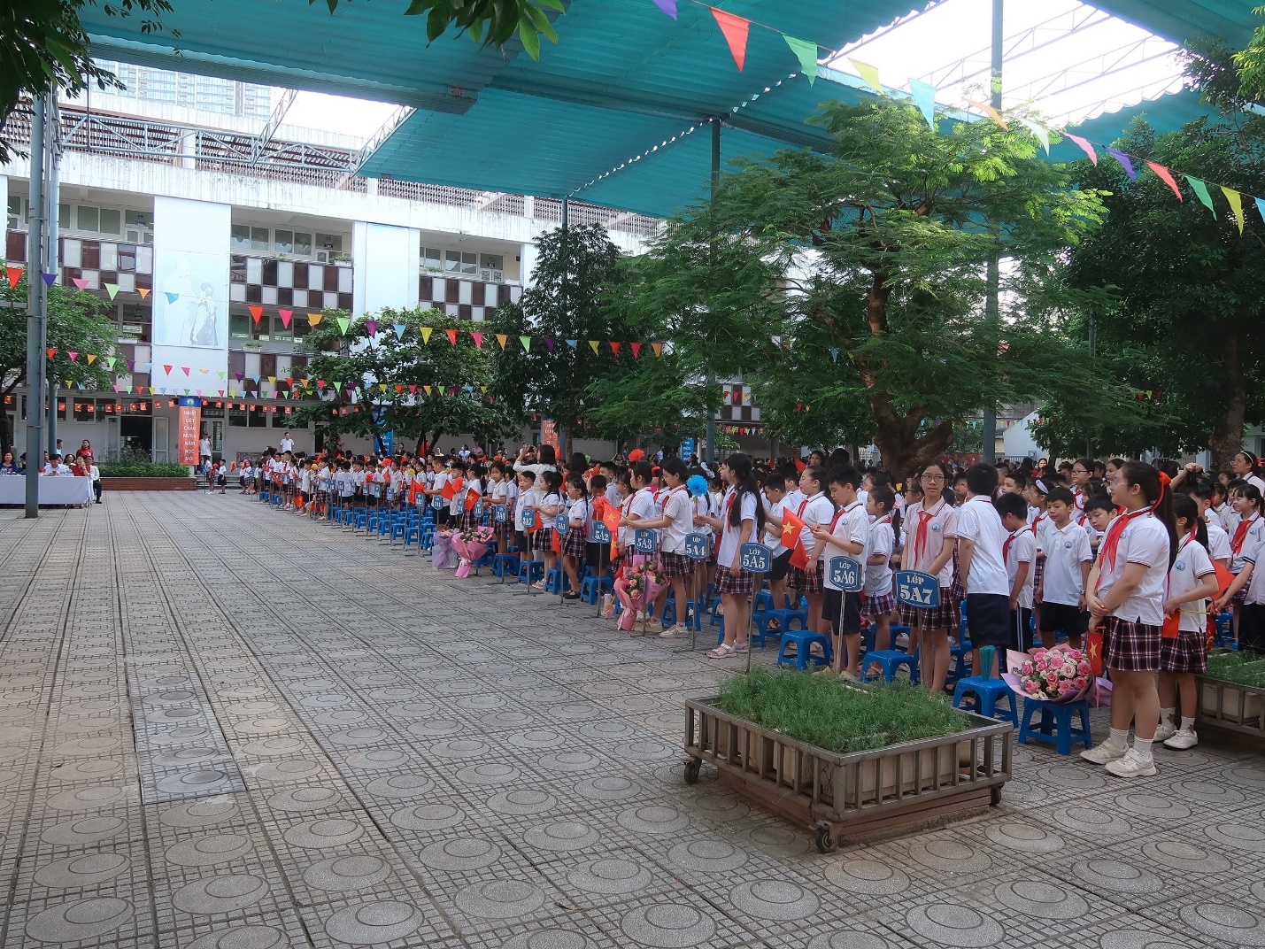 E:\ẢNH 5A6\1. KHAI GIẢNG\z6981223926341_0320b8ca44e16870c9ff56306dd886b1.jpg