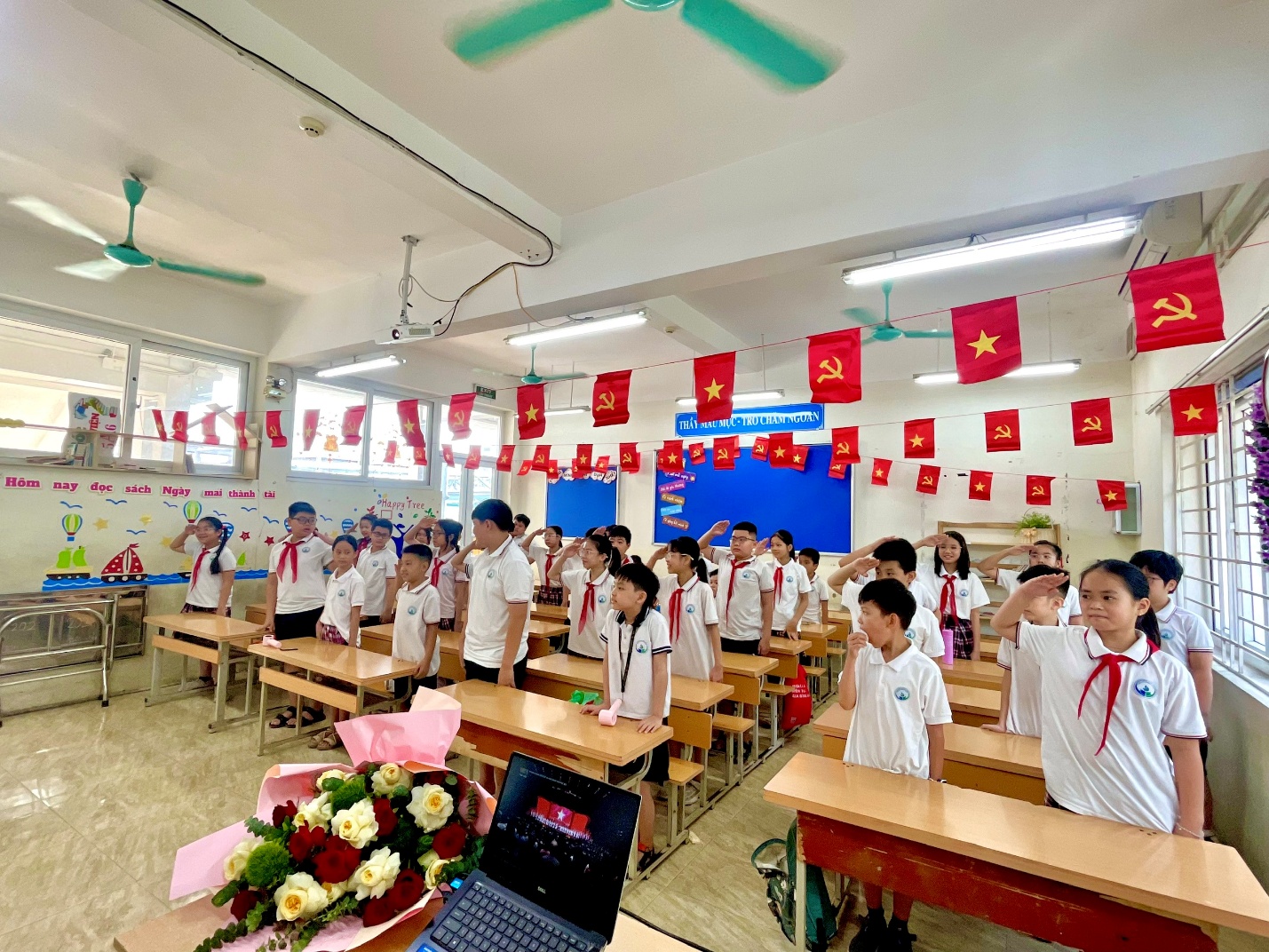 E:\ẢNH 5A6\1. KHAI GIẢNG\z6981223694818_7a50046f66ede31e4c1135ead7d79854.jpg