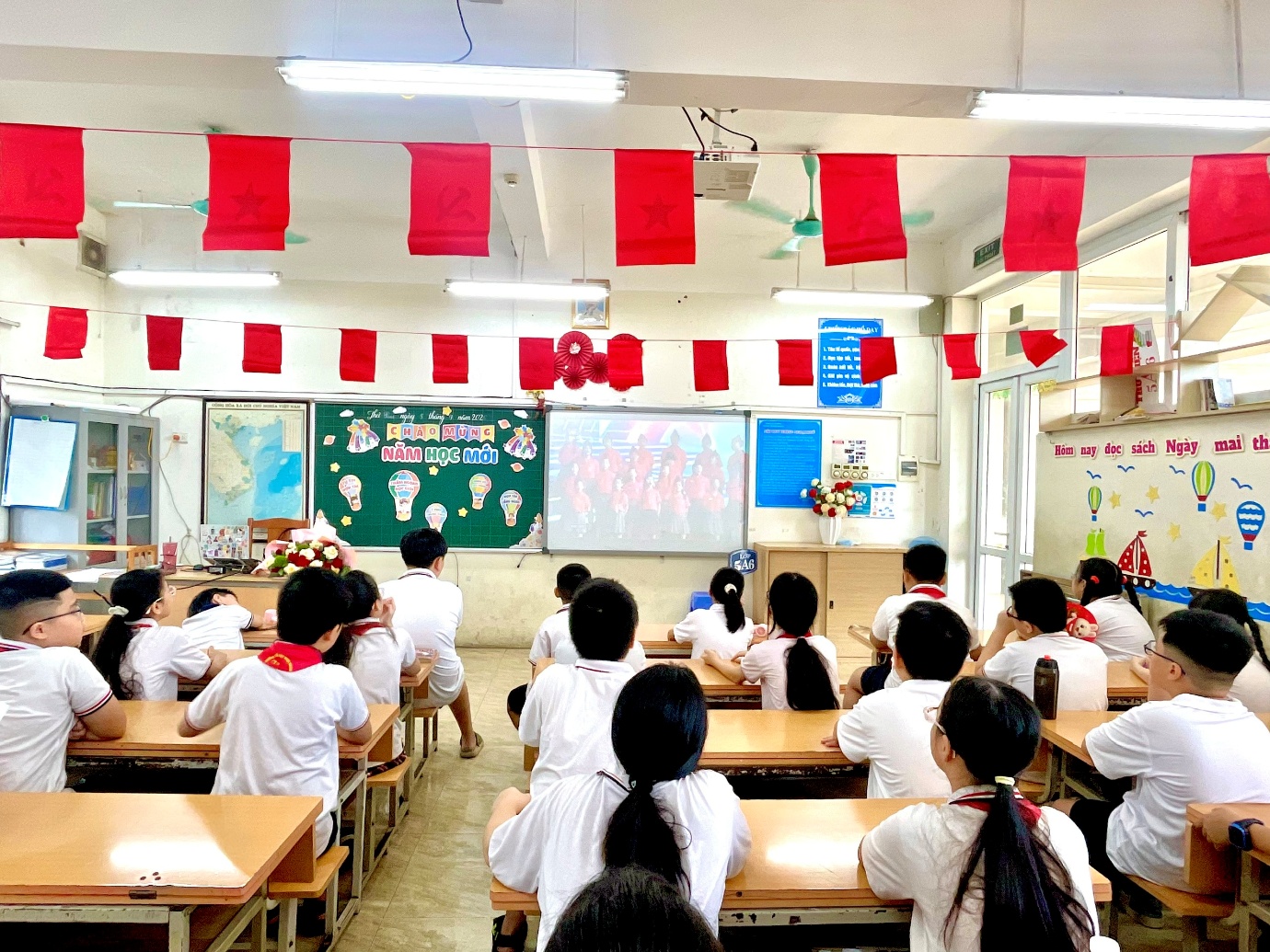 E:\ẢNH 5A6\1. KHAI GIẢNG\z6981223276067_0390d0bc39f67b41896c69b388e90074.jpg