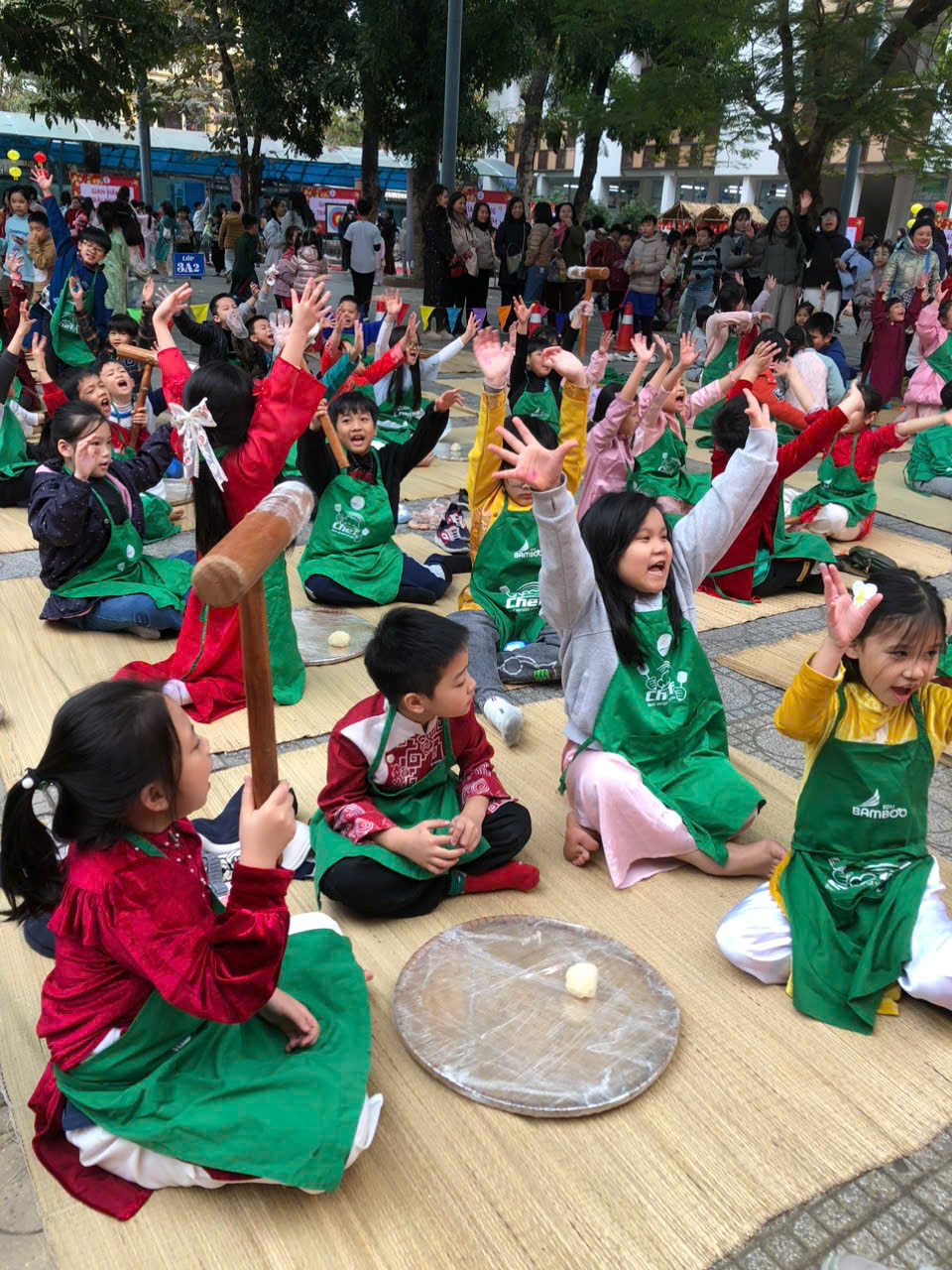 C:\Users\ASUS\Desktop\UP BÀI CHO KHỐI\ẢNH TẾT\z7465569618726_93de1edb4d8be37015c29c1c5efb8e92.jpg