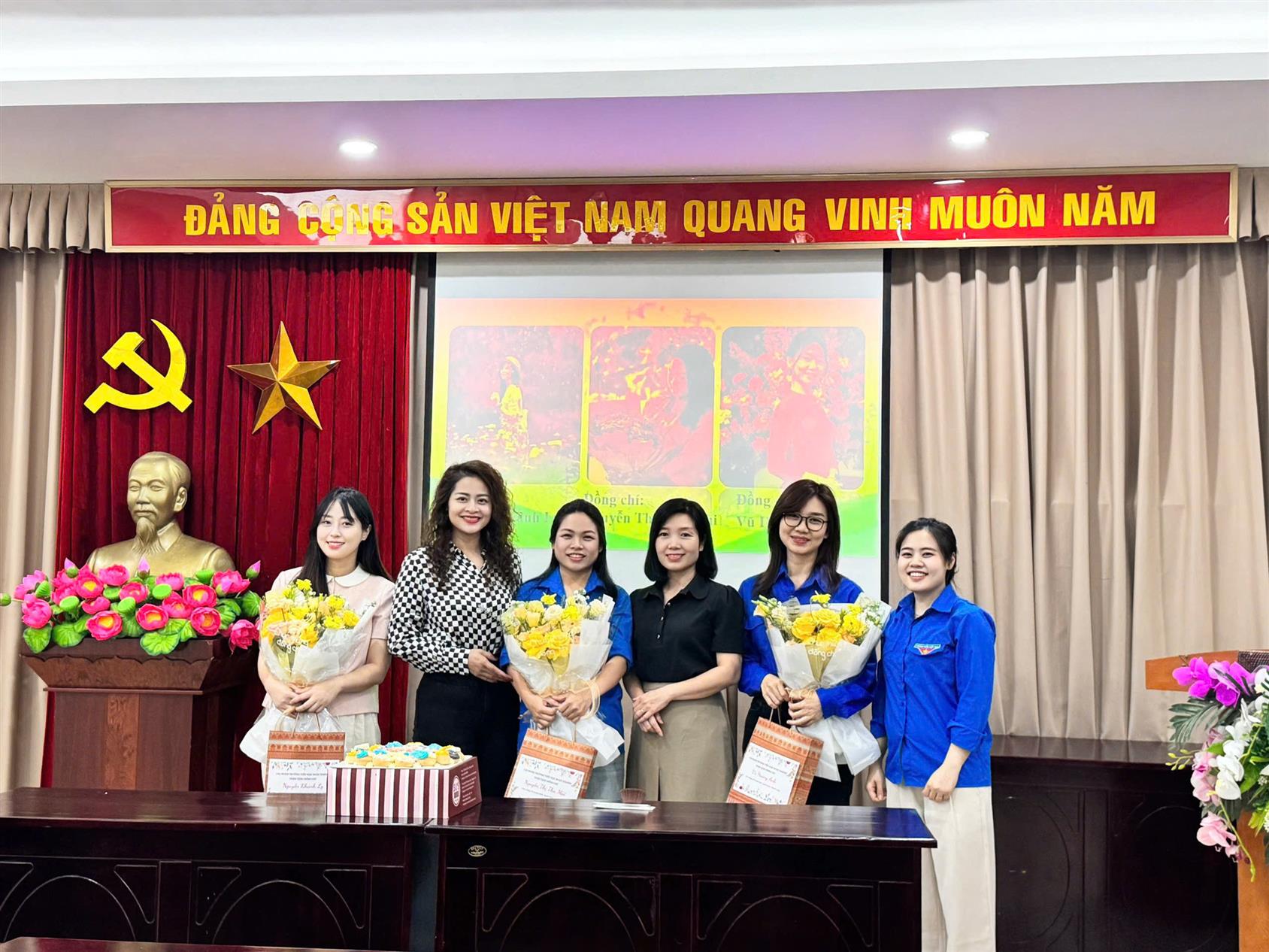 Lễ Kỉ niệm 95 năm thành lập Đoàn và Lễ Trưởng thành Đoàn Trường Tiểu học Ngọc Khánh